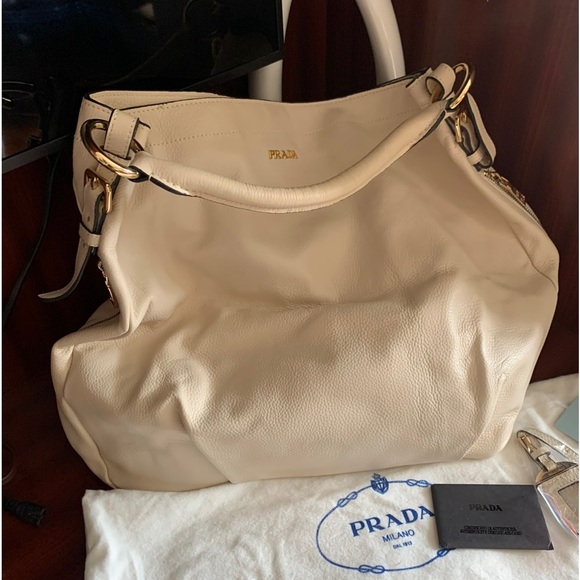 New highest quality and design leather Handbag.W19.5”,H16.5”.Bought inHongKong. - Picture 7 of 12